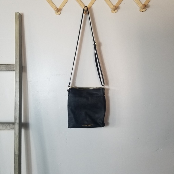 STEVE MADDEN CROSSBODY PURSE BLACK AND GOLD MULTI POCKETS - Picture 2 of 12